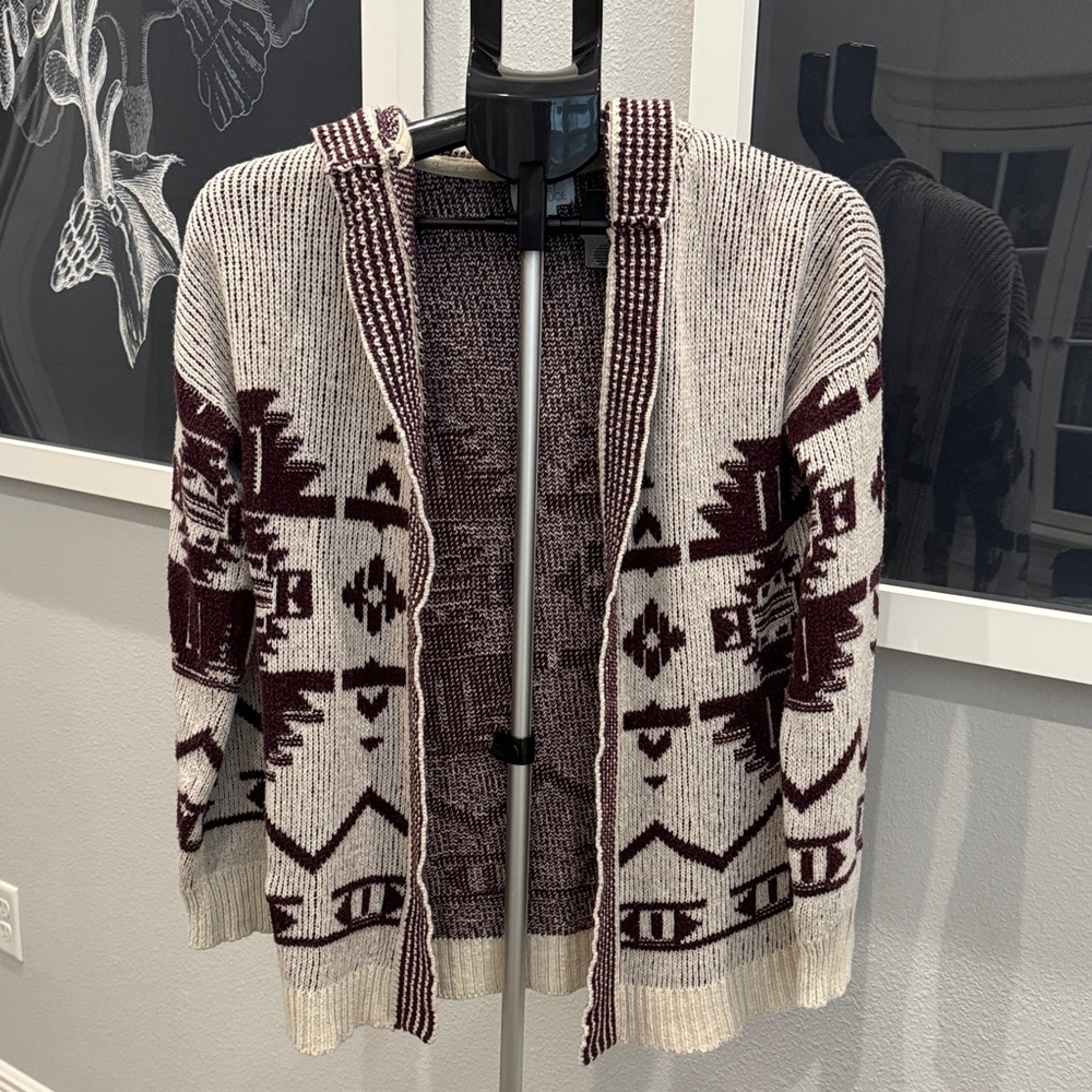 Market & Spruce Burgundy and Cream Knit Sweater